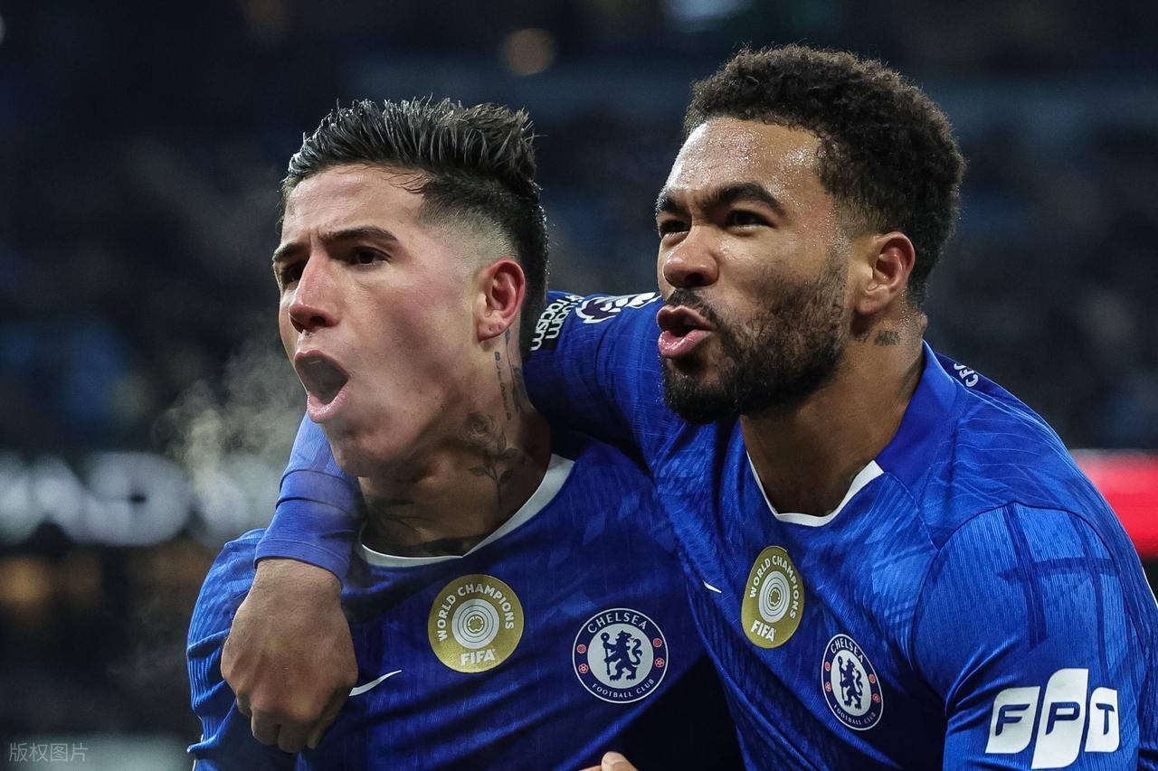 英超最新积分战报阿森纳有了冠军相！利物浦切尔西曼联齐齐战平