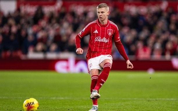 不租了，直接买天空体育：阿贾克斯现在