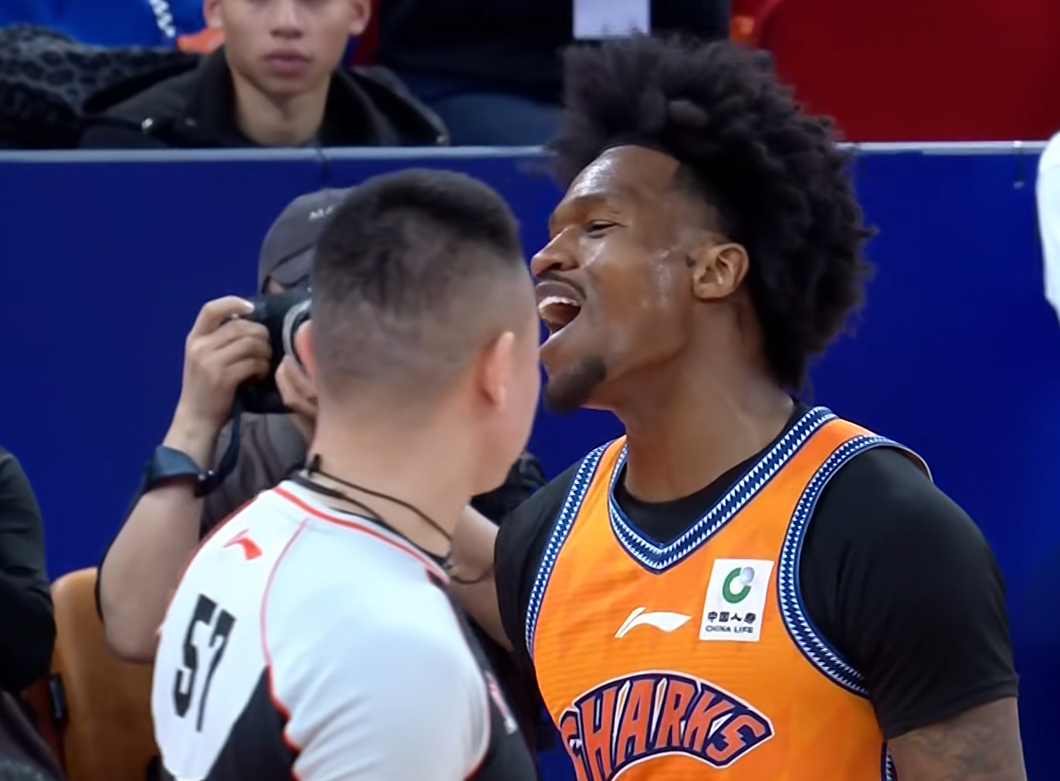 CBA名记喊话古德温：王少杰受伤，你应