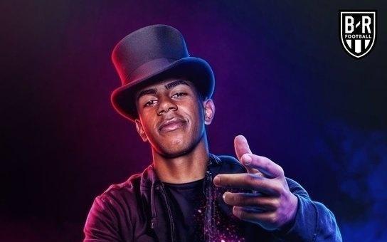 18岁230天！亚马尔首次戴帽，巴萨史上