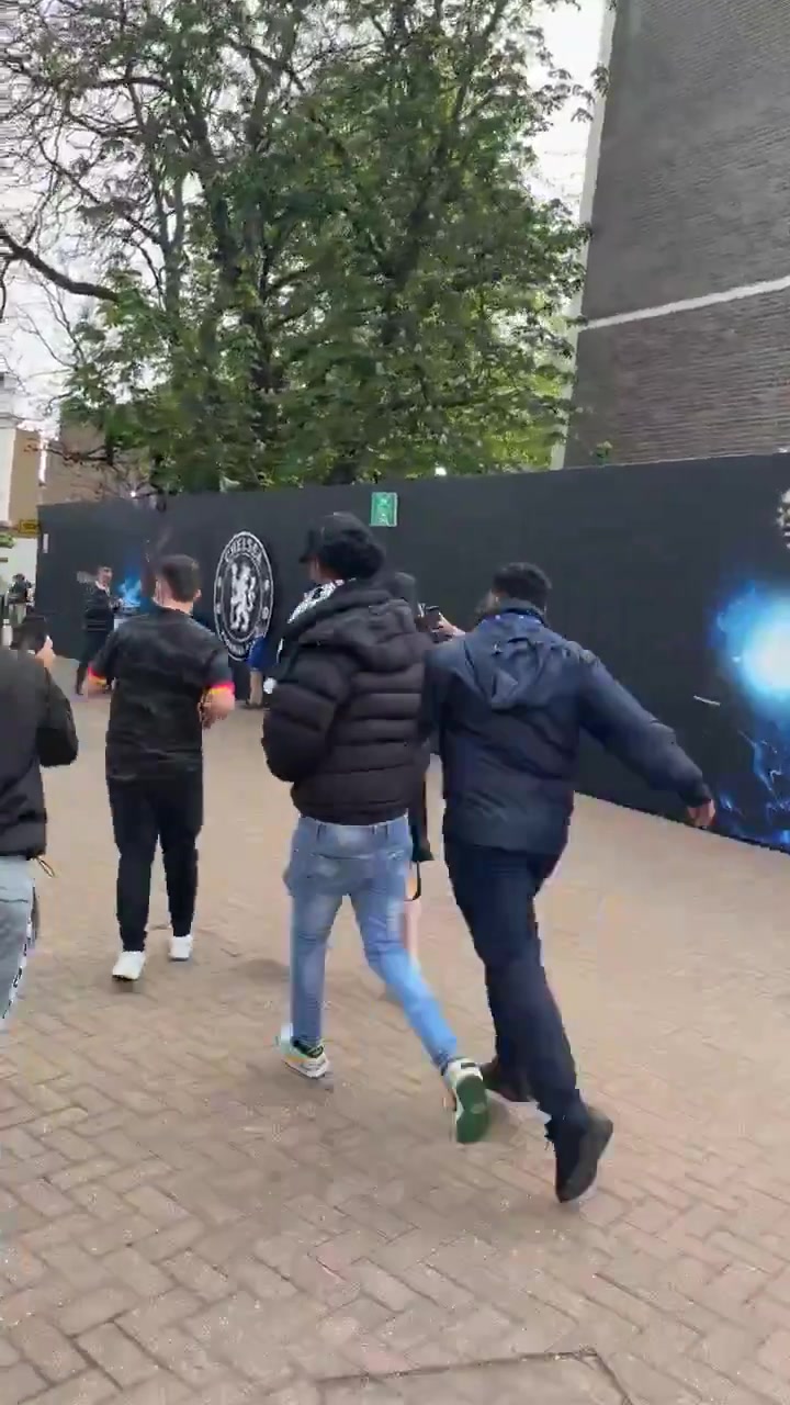 狂热鞋迷！帕尔默赛后冲出球场，真正目的竟然是一双鞋