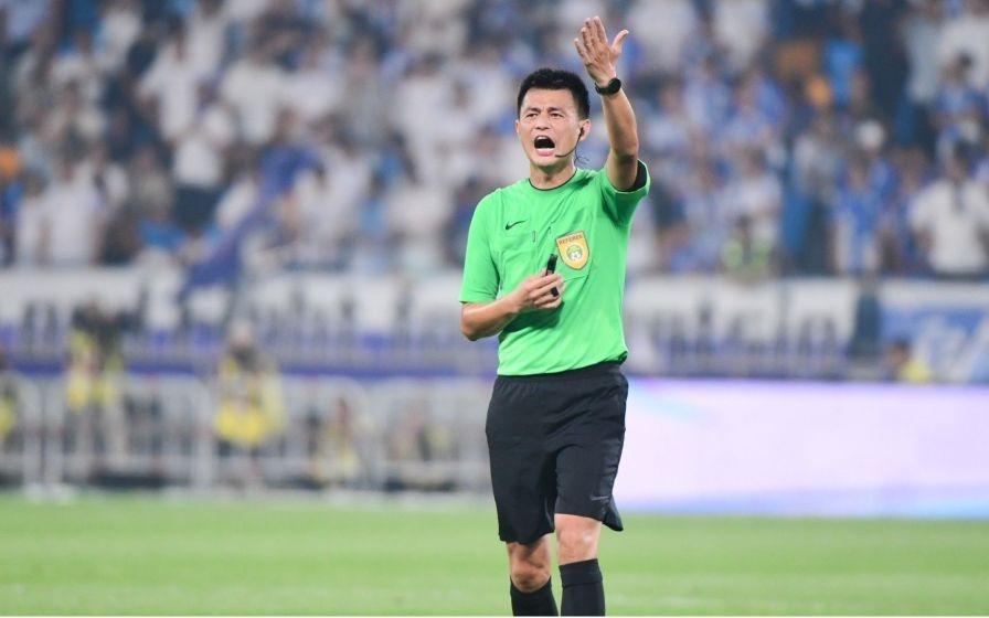 中超金哨遭吐槽！赛季两次错判遭处罚