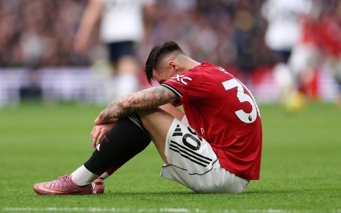 罗马诺：谢什科伤情预计很快公布，曼联认为不会是严重问题