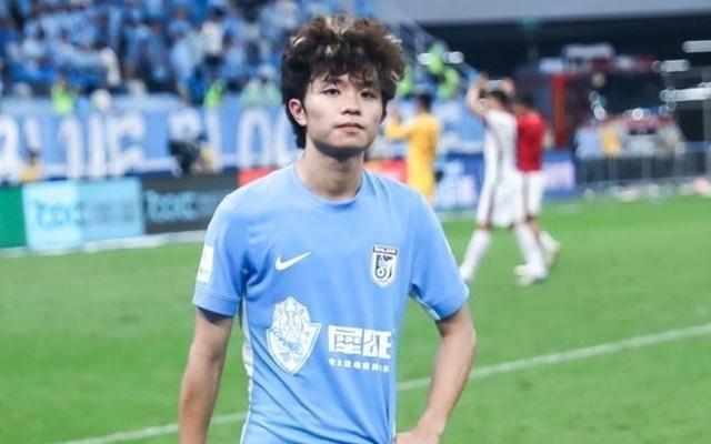 邵佳一国足最大惊喜：大连英博后卫首次入选，拦截榜中超第一！