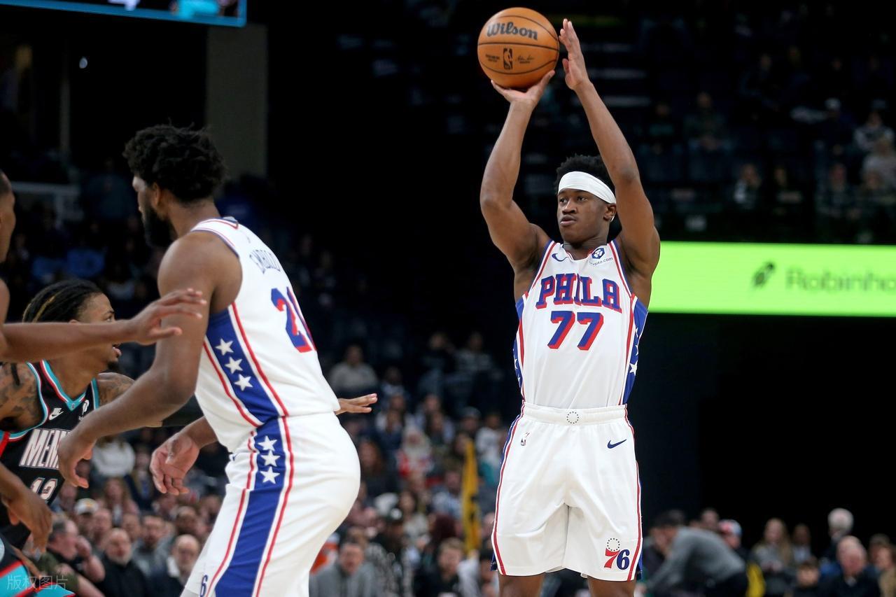 小卡33+5+5+3无缘今日最佳球员！因为76人探花25+6+4+4逆天绝杀！