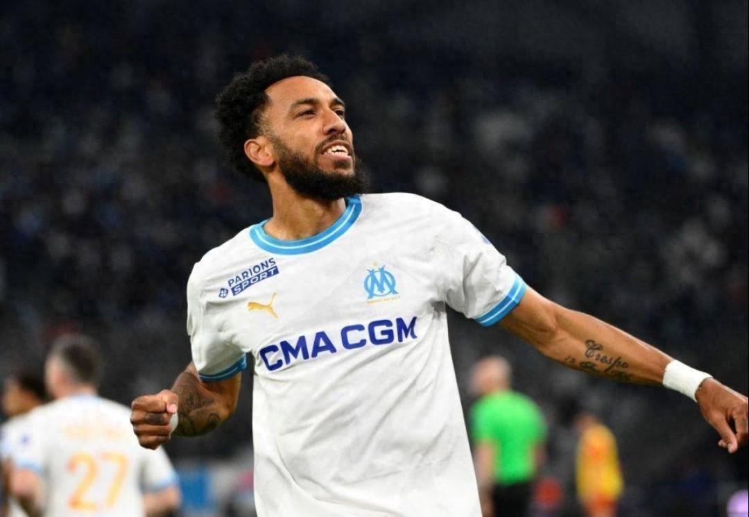 4分钟双响+追平亨利！36岁奥巴梅扬用