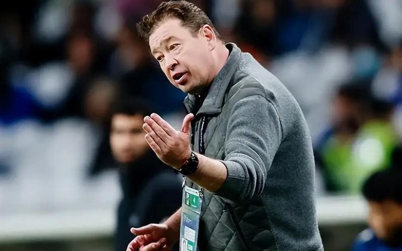 不吹牛外媒力挺斯卢茨基：申花队史最