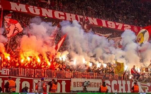 官方：拜仁因燃放烟火被欧足联罚款3