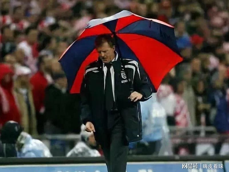 辞职！曼联老助手自愿放弃世界杯，曾让英格兰出局，纽卡降级
