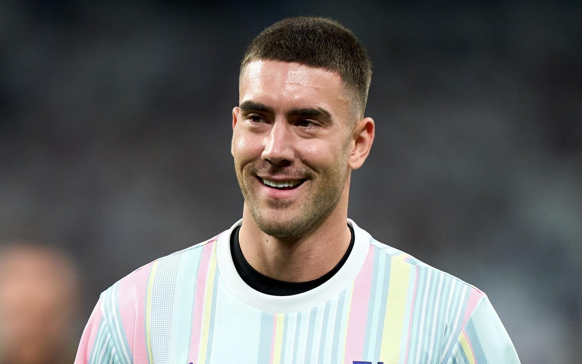 法尔克：热刺等英超球队有意弗拉霍维