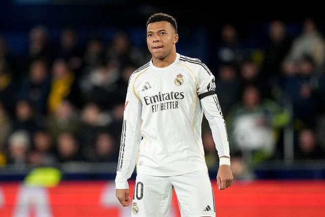 20！20战轰21球，姆巴佩双响，皇马笑傲强强对话，超越巴萨登顶