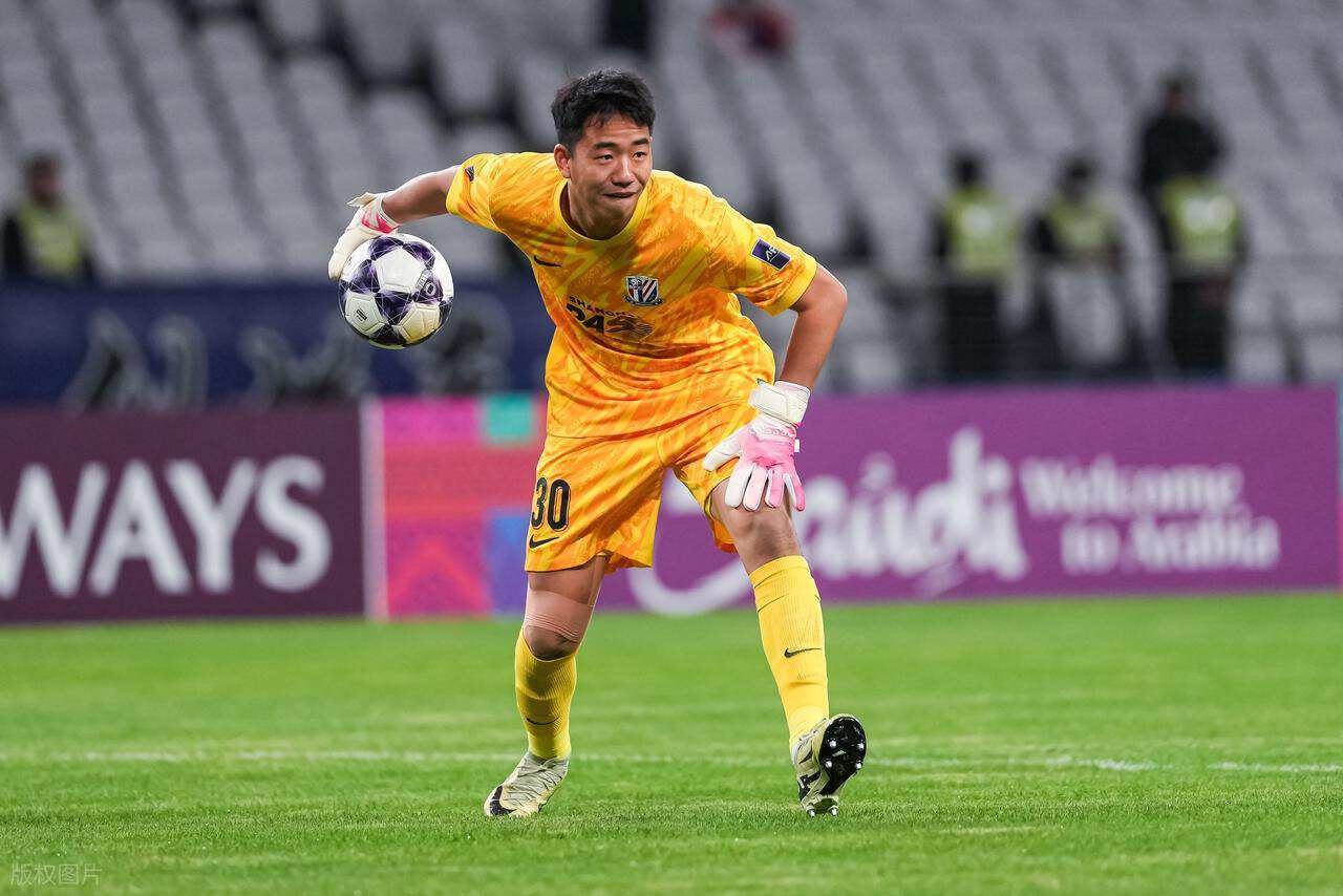 申花主力门将下赛季转会加盟玉昆，马
