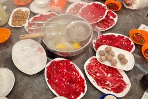 中单BuLLDoG分享LNG聚餐美食：好好吃