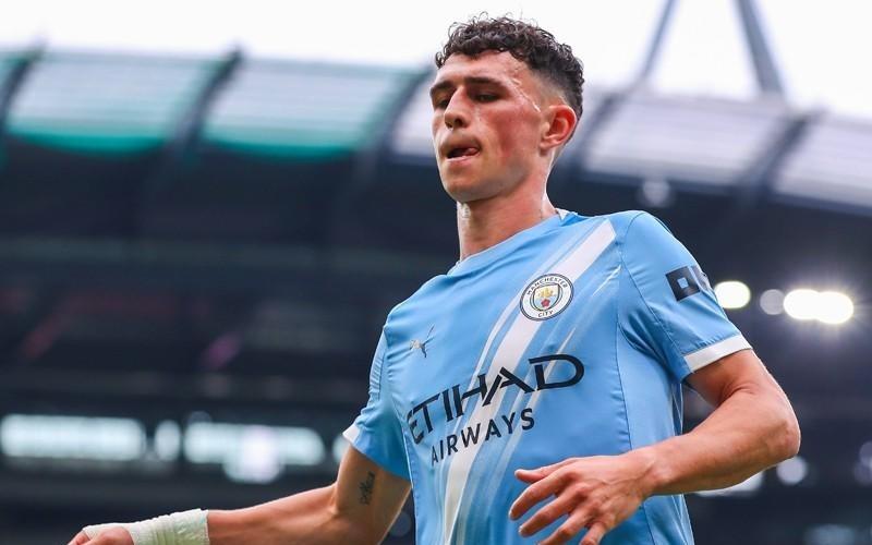 央视直播一场英超，利物浦强强对话，阿森纳对手不弱，曼城盼登顶