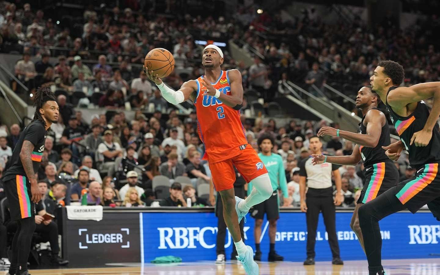 美中不足，文班亚马带领马刺大胜雷霆，但连续101场盖帽纪录终结