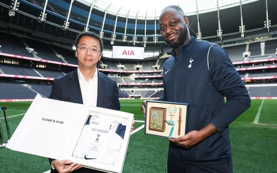 从江苏到英伦：一场足球与健康承诺的