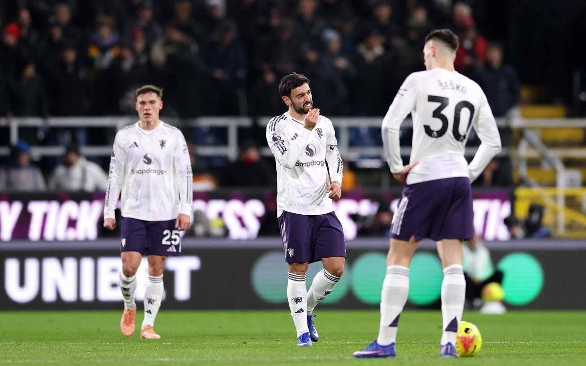 自穆帅时期以来，曼联首次遭遇英超三连平