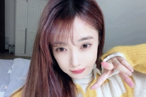 主持人小钰晒照：除夕快乐大家看看你们的年夜饭