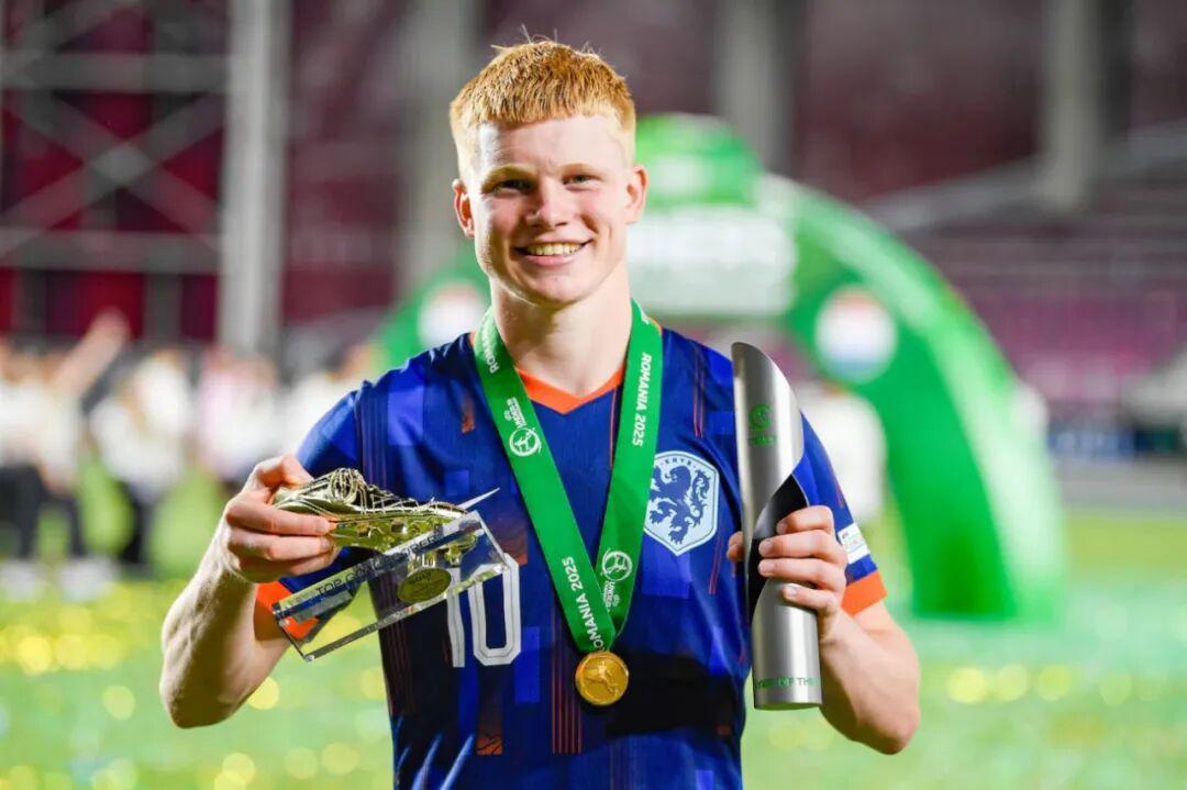 切尔西淘到宝了！2500万求购荷兰天才他被誉为“新佩德里”