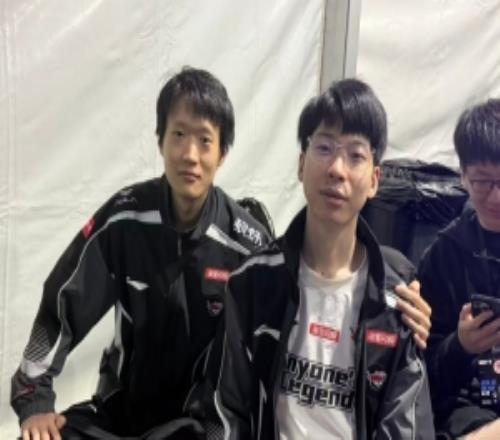 Shanks晒Hope照片：好自信的队长