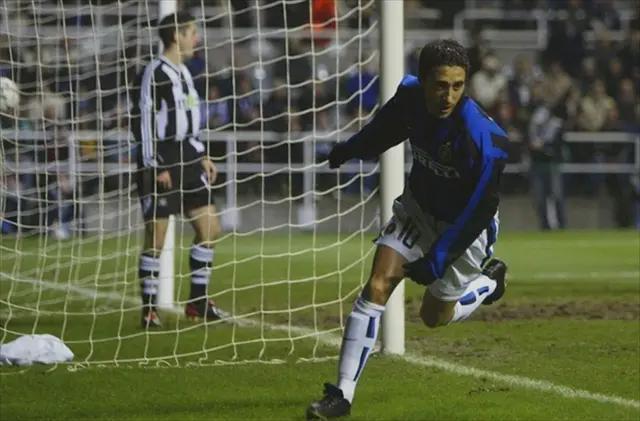 23岁在米兰夺冠却不开心，26岁穿国米10号打替补，帅才不适合豪门