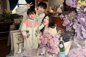 糖小幽分享照片：祝我们的小旋风3岁生日快乐！永远活泼永远可爱