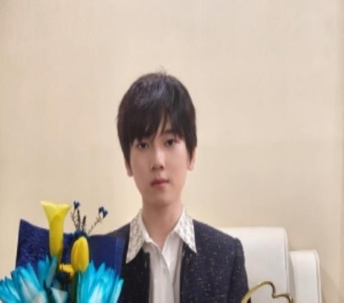 JackeyLove更新动态：祝大家中秋快乐团团圆圆