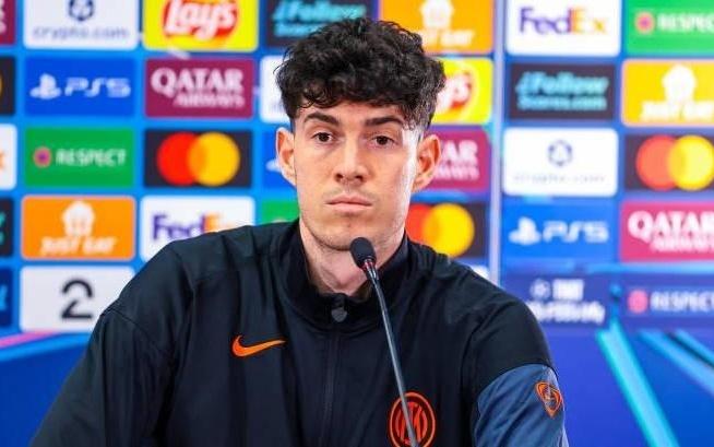 世体：巴斯托尼对巴萨的邀请感兴趣，若