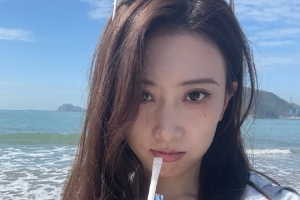 无畏契约主持维嘉晒照：12点开启海边的6小时徒步！