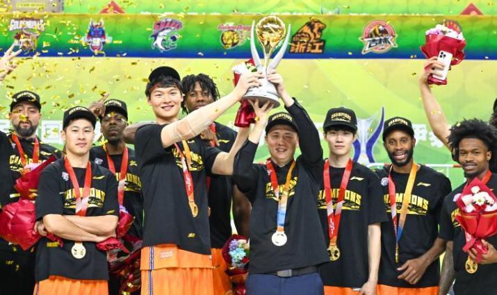 CBA冠军预测：上海队第一，广厦第二，广