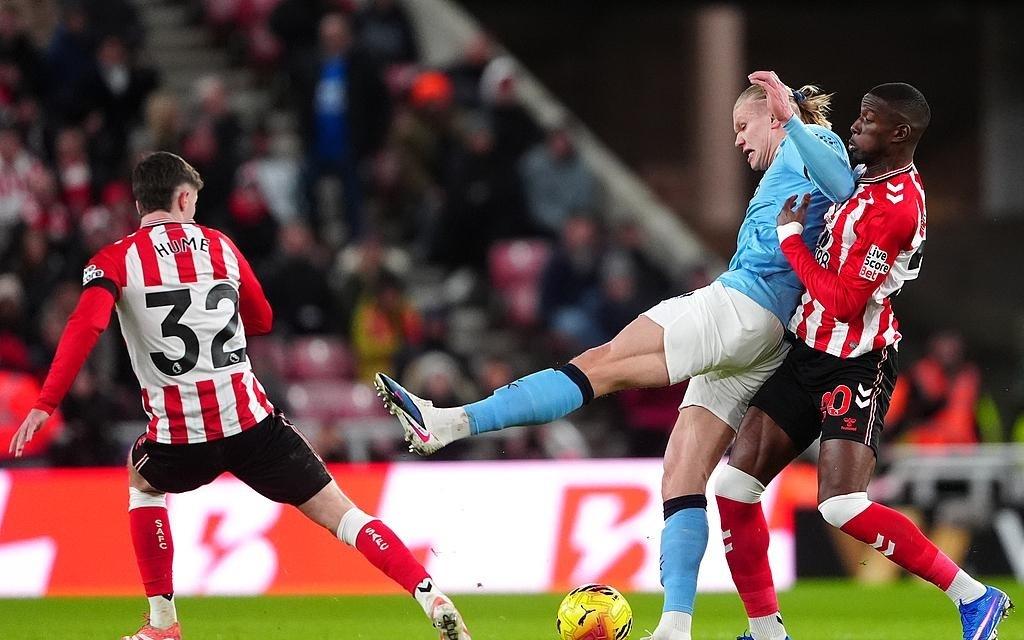 体坛联播曼城、利物浦、热刺战平，曾