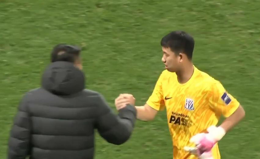 玉昆买鲍亚雄+中乙金靴！浙江要请土