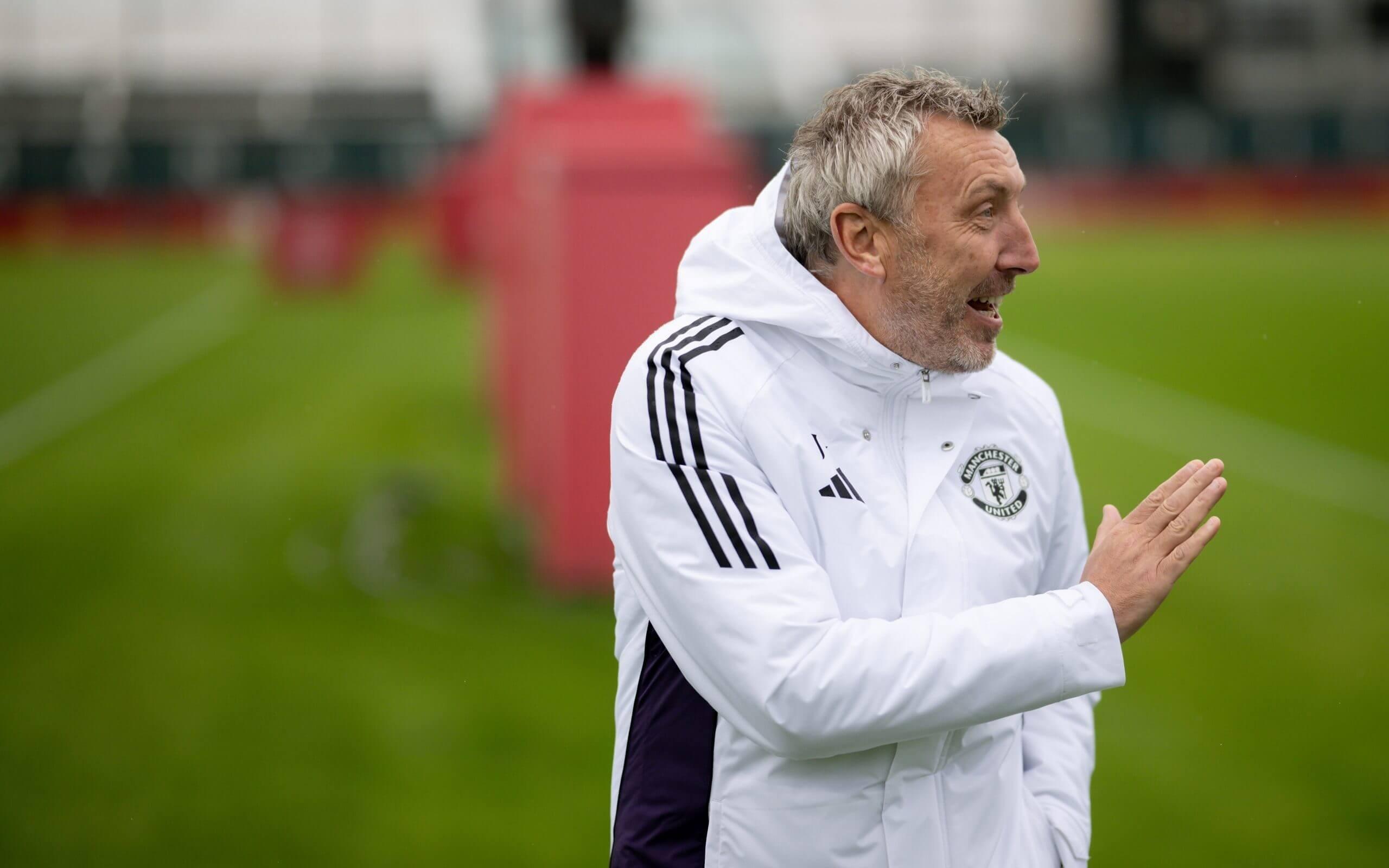 TA：阿莫林会坚持三后卫阵型，他认为这