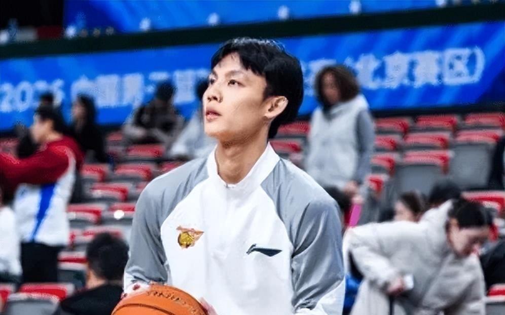 广东9389北控迎3喜1忧！胡明轩回暖，3小将亮眼，没徐杰还是不稳