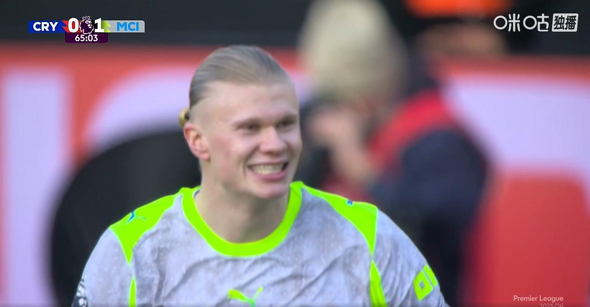 哈兰德头球破门+点球克服心魔，福登世界波，曼城30完胜水晶宫