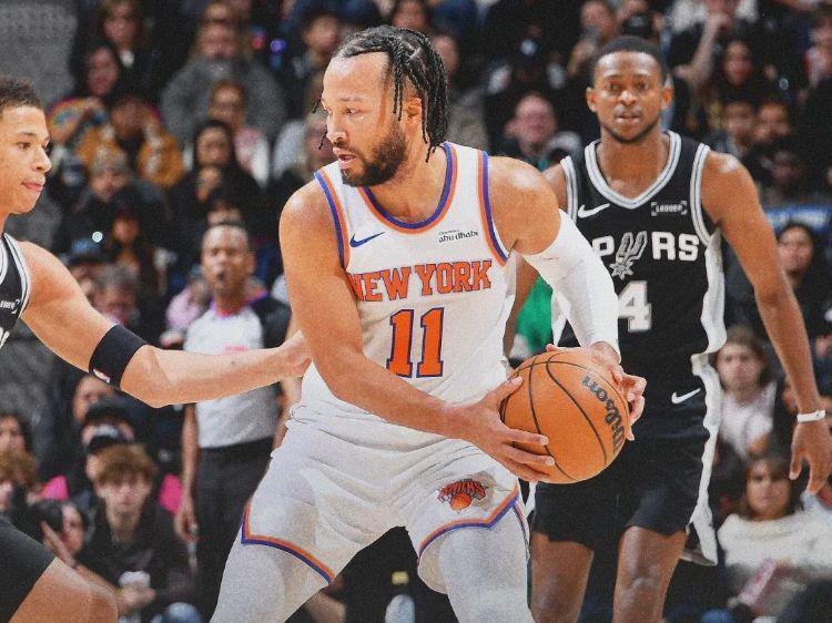 36+31+26！文班膝盖受伤！马刺19分神级逆转