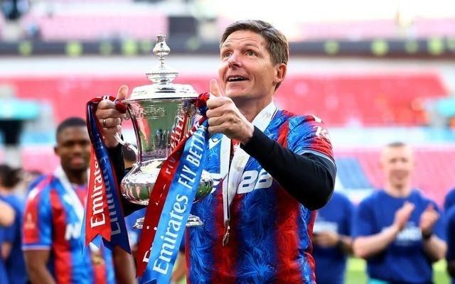 英超大黑马面临解体！神奇主帅不续约中轴线都要走人