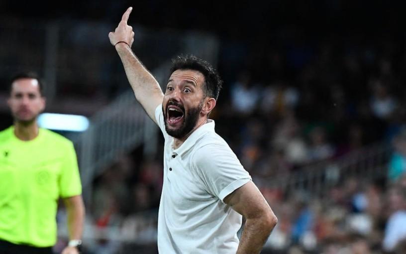 不满球队表现，瓦伦西亚球迷高喊科尔