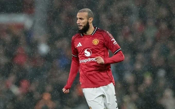 马兹拉维：左右边路都适合我，进攻和防