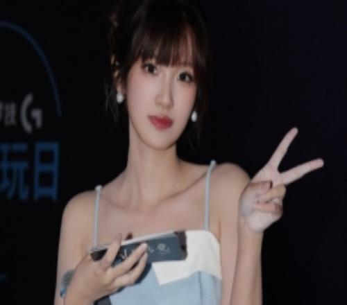 夏安晒照:和朱桢老师一起搭档主持,真的学到很多