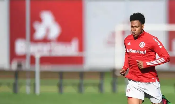 茹萨仅用一个进球就征服蓉城球迷，未