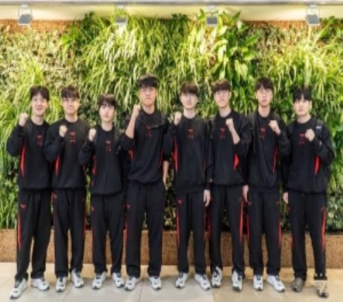 T1俱乐部官方发布动态：出发去中国啦