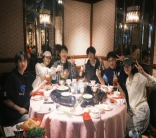 957晒解说杯队伍聚餐：快乐多一点团建少不了