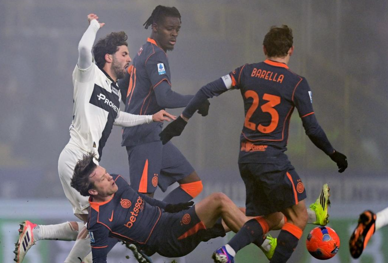 意甲夺冠热门诞生：18场狂揽42分，排名榜首，把米兰尤文挤在身后