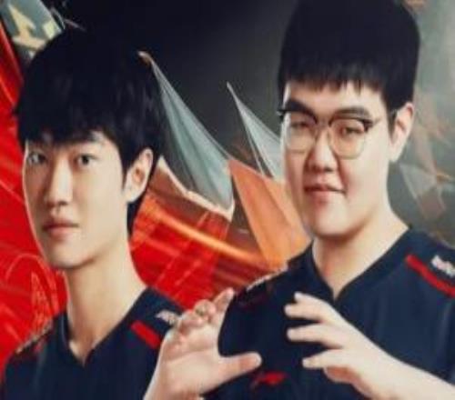 在Knight深夜发文后，369在评论区给Knight留言：加油k