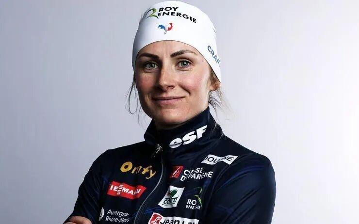 冬奥冠军被曝盗刷队友信用卡，被网暴的却是受害者因为冠军有金牌，她没有...这