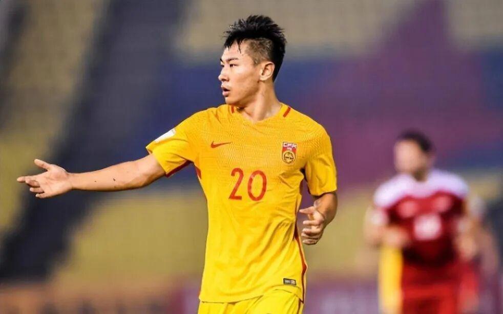 申花正式官宣于汉超挂靴！未来将被俱乐部任命为助教，值得期待