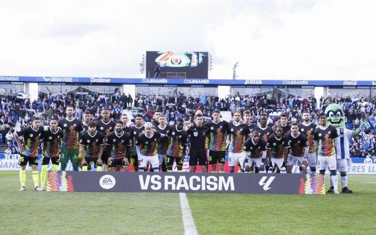 西甲联赛庆祝反种族主义行动五周年