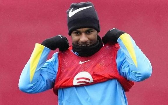 对阵奥维耶多，拉什福德赛季首次能上场情况下未代表巴萨出场