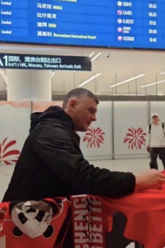 蓉城新帅+茹萨都到了！队长不走继续